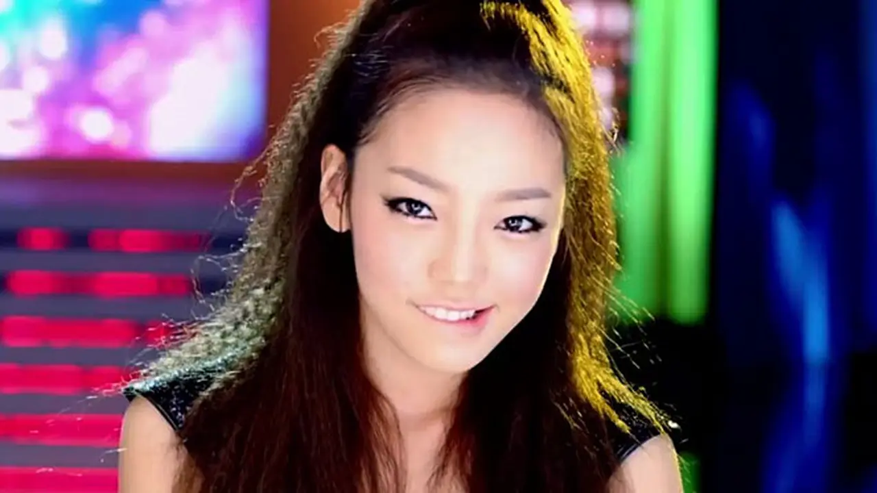 goo-hara-131031b.jpg