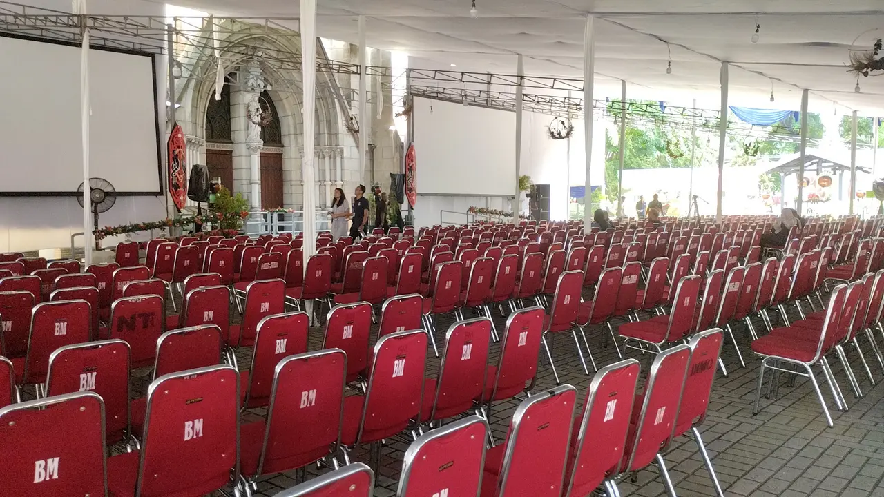 Gereja Katedral Jakarta merampungkan persiapan jelang Misa Malam Natal dan Misa Hari Raya Natal 2023.