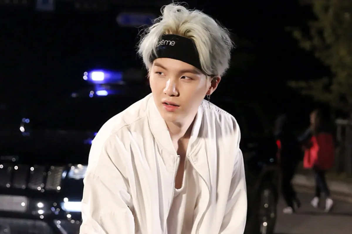 [Bintang] BTS Dituding Lip Sync, Ini Cara Suga Bungkam Haters