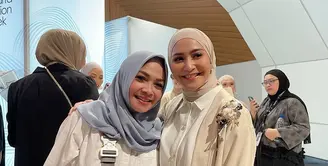 Caca Tengker belum lama ini jadi muse untuk salah satu produk hijab kekinian di JFW 2024. [Instagram.com/rieta_amilia]