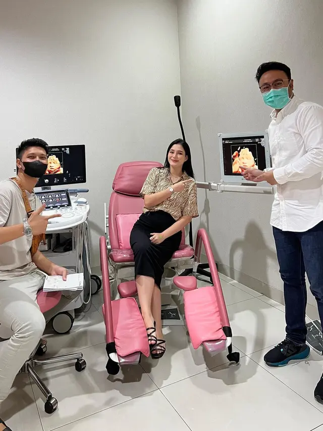 Yasmine Ow Cek Kehamilan