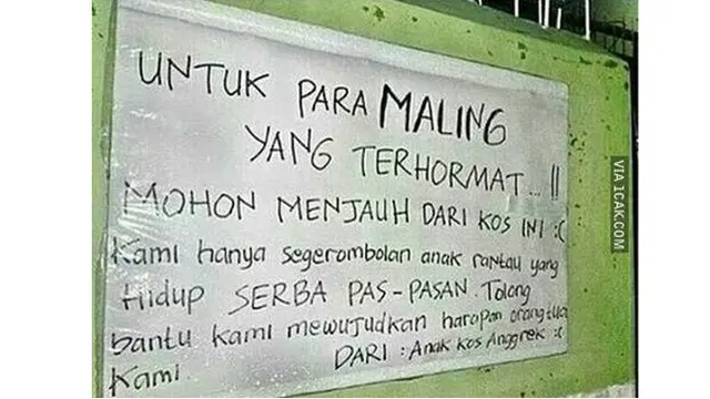 6 Peringatan Dilarang Maling di Dinding Kos Ini Bikin Geleng Kepala