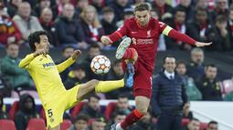 Sang kapten The Reds ini memainkan peran dengan baik untuk Liverpool. Pada laga ini Jordan Henderson melakukan pressing dengan cermat dan tak lupa momen melepas crossing yang berujung gol bunuh diri Pervis Estupinan. (AP/Jon Super)