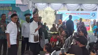 Presiden Jokowi di Posyandu Rajawali 3, Kecamatan Sentani Timur, Kabupaten Jayapura, Papua, Selasa (23/7/2024). (Liputan6.com/ Lizsa Egeham)