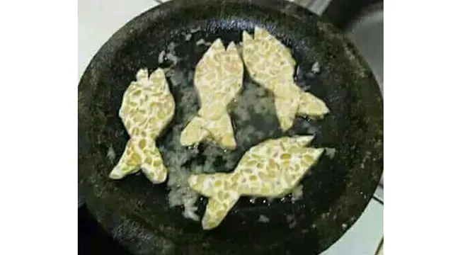 Ngakak, Begini Gaya Nyeleneh Orang Indonesia Saat Makan di Akhir Bulan