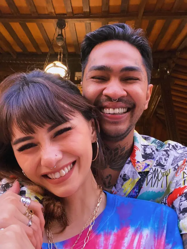 6 Potret Terbaru Onadio Leonardo Setelah Cukur Kumis dan Brewok, Bikin Pangling