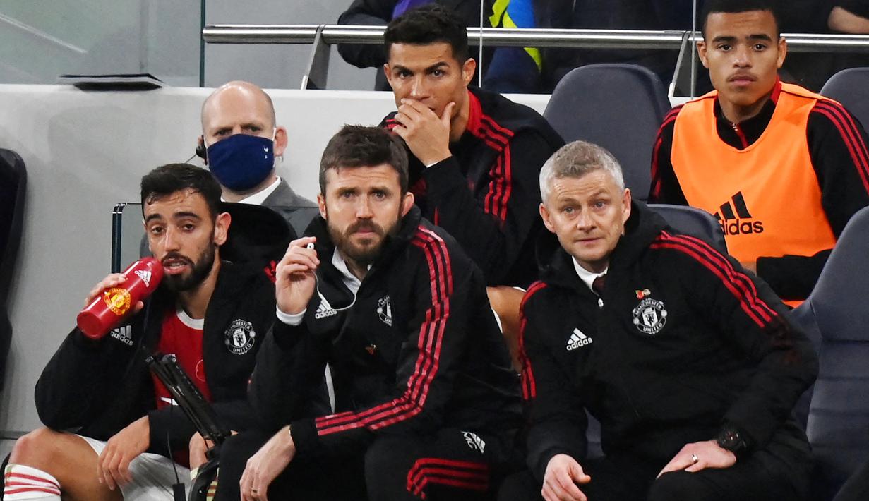 Carrick yang juga orang kepercayaan Ole ini diberi tugas memimpin Cristiano Ronaldo dan kawan-kawan hingga menemukan pelatih baru atau paling tidak hingga akhir musim. (AFP/Glyn Kirk)