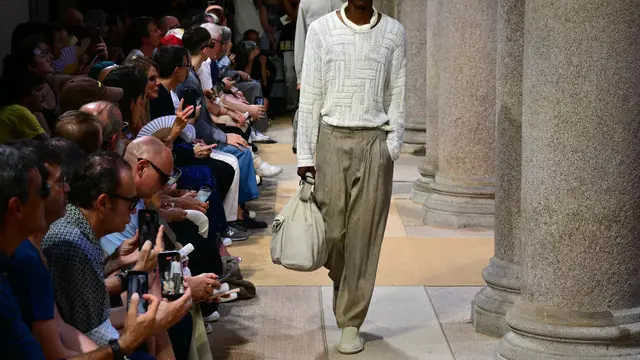 Cara Thom Browne dan Armani Hadapi Panas Terik Eropa di Milan Men's Fashion Week 2027