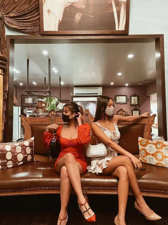 Awkarin dan Erika Carlina