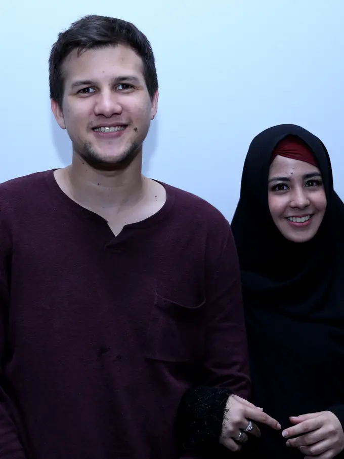 [Bintang] Risty Tagor dan Stuart Collin