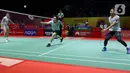 Mohammad Ahsan/Hendra Setiawan kesulitan menandingi ganda putra yang secara umur dan stamina lebih bugar ketimbang pasangan Indonesia. (Liputan6.com/Herman Zakharia)
