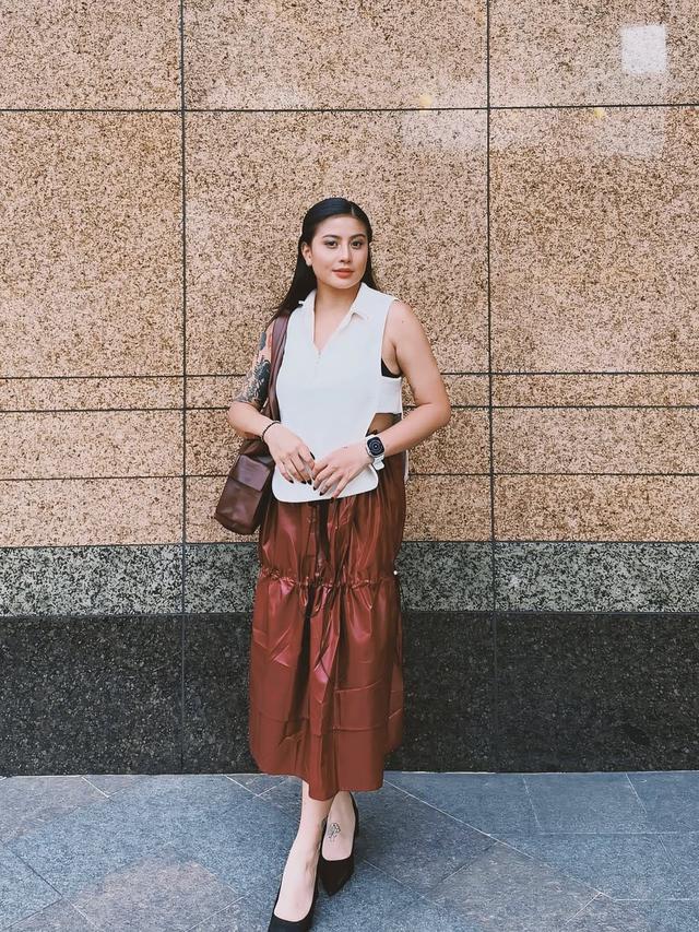 Potret Outfit Awkarin. (instagram/@narinkovilda)