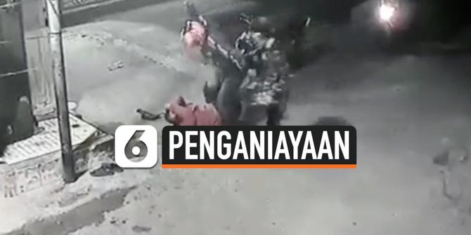 VIDEO: Rekaman CCTV Pria Dianiaya Sampai Babak Belur di Taman Sari