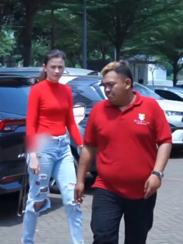 Kimberly Ryder Dapat Hdiah Mobil