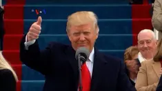 Tepat pada pukul 12 siang waktu Washington, D.C., Amerika Serikat, Donald Trump diambil sumpahnya dan dilantik sebagai presiden Amerika yang ke 45. (VOA)