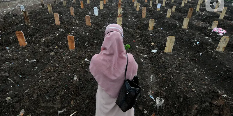 Intensitas Pemakaman COVID-19 di TPU Srengseng Sawah 2 Menurun