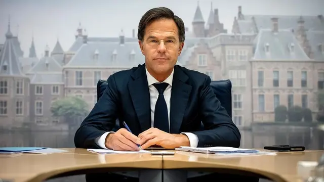 6 Potret Mark Rutte, PM Belanda yang Ramai Disebut Mirip Dr. Strange