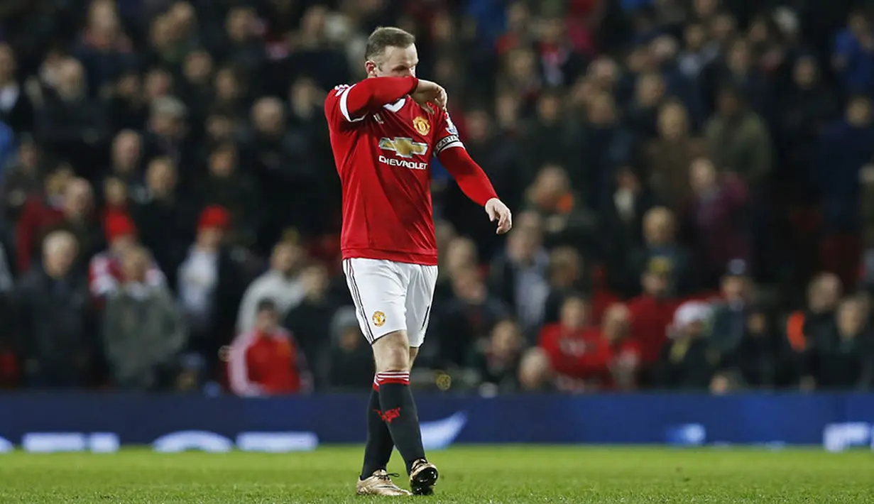 Kekecewaan striker Setan Merah, Wayne Rooney, usai gagal meraih kemenangan kala menjamu Chelsea pada lanjutan Liga Inggris. (Reuters/Phil Noble)