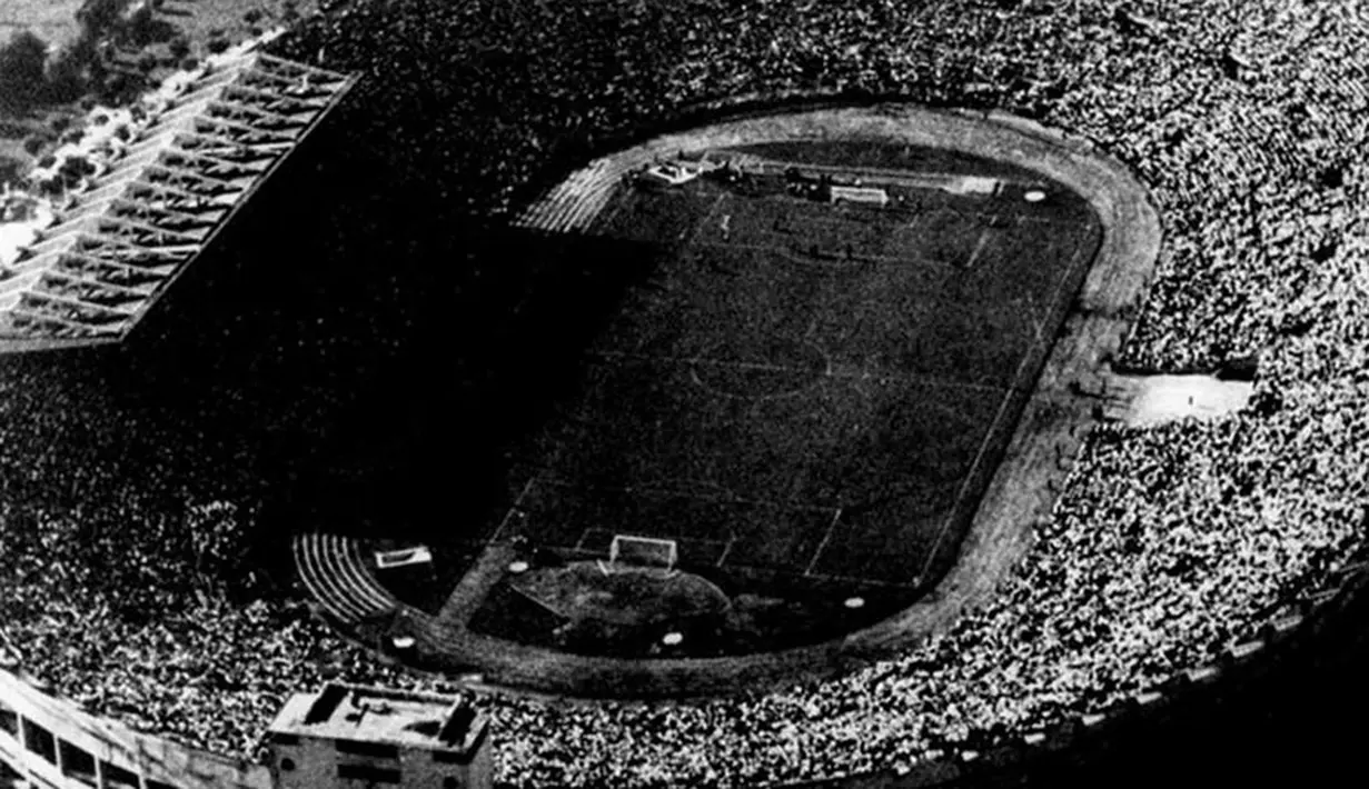 Stadion Nasional Chili menjadi saksi sejarah pada pertandingan final Piala Dunia FIFA 1962 di Chile (17/06/1962) (fifa.com)