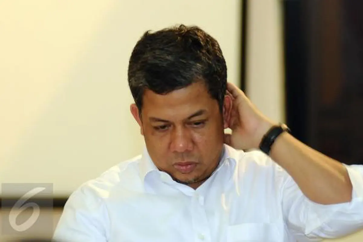 Dipecat dari PKS, Fahri Hamzah Disuruh Minum Air Mineral