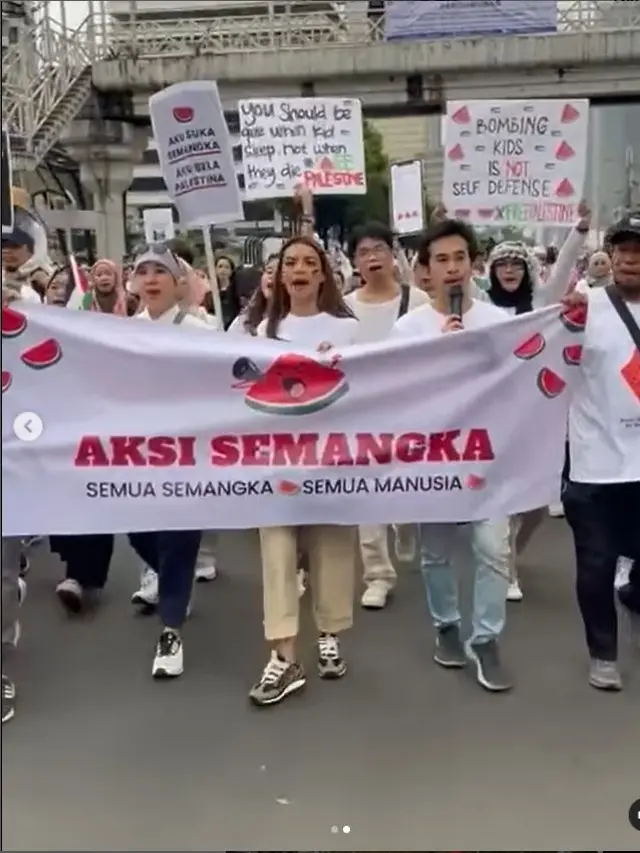 9 Potret Artis Turun ke Jalan Ikut Aksi Bela Palestina di Monas, Banjir Pujian
