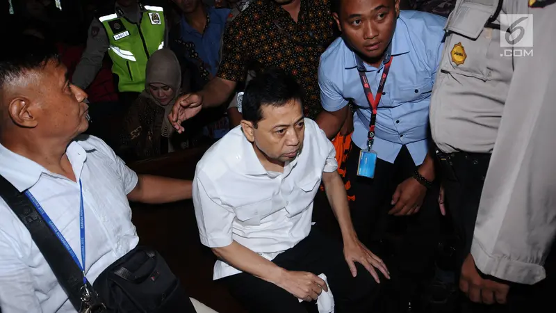 Tampak Lesu, Setya Novanto Jalani Sidang Perdana Kasus Korupsi e-KTP