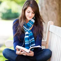 Tiru keberhasilan mereka dengan mengikuti kebiasaan membaca buku. Berikut ini sederet bacaan yang para orang sukses baca. 