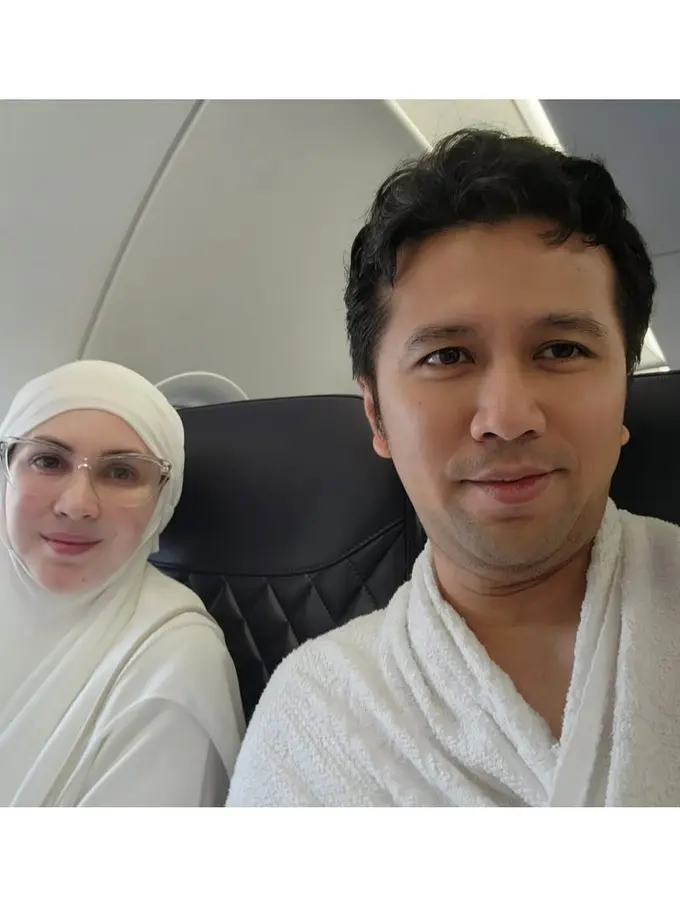 Pesona Cantik Alami Arumi Bachsin dengan Bare Face Jelang Umroh Bersama Suami