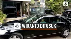 Presiden Joko Widodo tiba di RSPAD Gatot Soebroto untuk menjenguk Menko Polhukam Wiranto yang menjadi korban penyerangan orang tak dikenal saat kunjungan kerja ke Kabupaten Pandeglang, Banten, Kamis (10/10/2019).