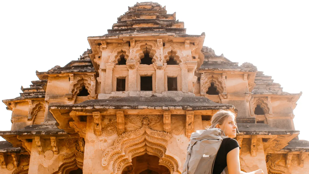 [Fimela] Traveler