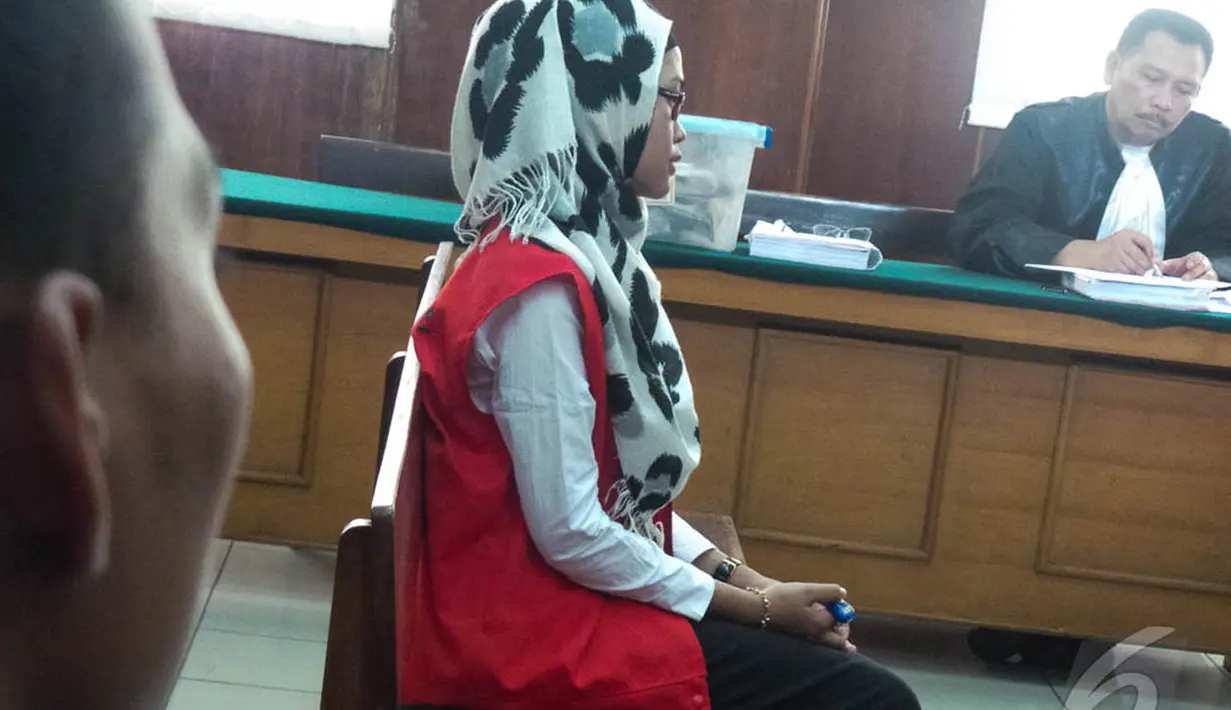 Sidang perkara kasus pembunuhan Ade Sara Angelina Suroto di Pengadilan Negeri Jakarta Pusat, Selasa (26/8/2014), berlangsung hanya selama 15 menit (Liputan6.com/Faizal Fanani)
