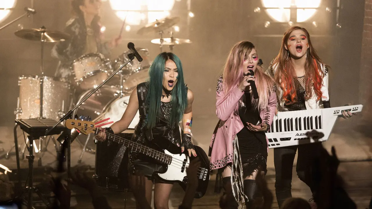 Film Jem Berada di Jagat Cerita Transformers dan G.I. Joe