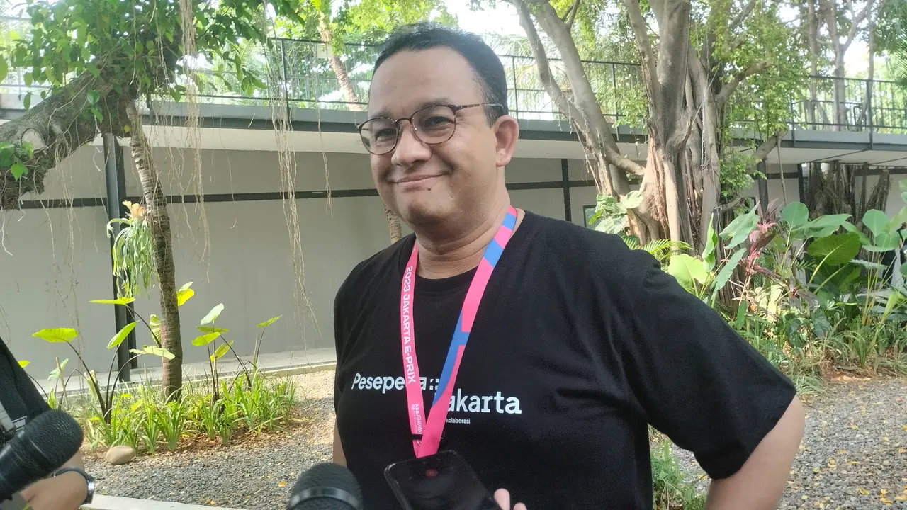 Mantan Gubernur DKI Jakarta Anies Baswedan usai menonton Formula E di Ancol. (Liputan6.com/Winda Nelfira)