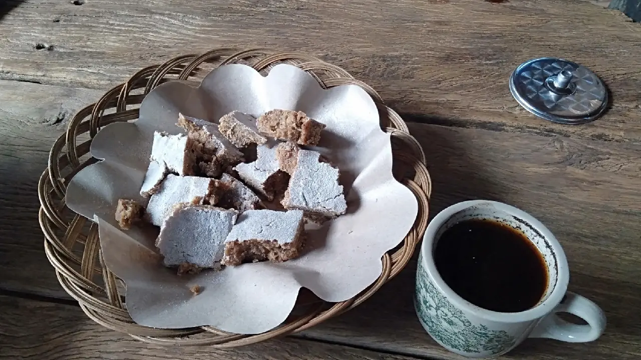 Kue Guloo Kelapo