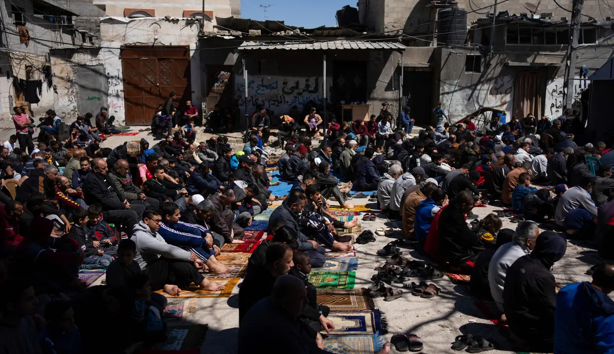 Serangan Israel di Gaza semakin meningkatkan risiko kelaparan serta bertambahnya jumlah korban jiwa yang telah melampaui 31.000 orang. (AP Photo/Fatima Shbair)