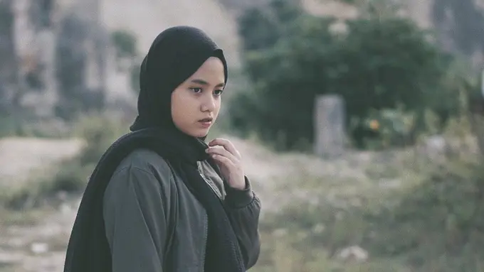 6 Potret Terbaru Hanin Dhiya Kini Tampil Berhijab, Bikin Pangling