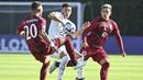 Serupa dengan Brasil, Uruguay juga telah mengumpulkan 9 poin dari 3 laga. Rodrigo Cabrera (tengah) dkk sementara menempati posisi kedua karena kalah selisih gol dari Brasil. (AFP/Juan Barreto)