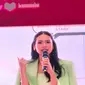 Maudy Ayunda saat menjadi pembicara di Jakarta X Beauty Female Daily 2023 pada Jumat, 4 Agustus 2023. (dok. Liputan6.com/Farel Gerald)