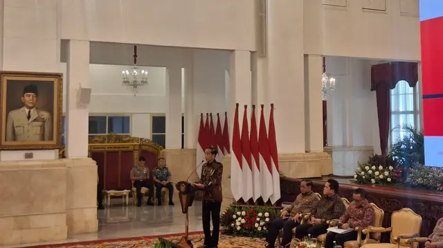 Presiden Jokowi dalam acara Sistem Pemerintahan Berbasis Elektronik (SPBE) Summit 2024 dan Peluncuran GovTech Indonesia di Istana Negara Jakarta, Senin (27/5/2024).(Liputan6.com/ Lizsa Egeham)
