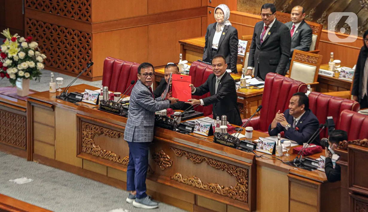 Wakil Ketua DPR Sufmi Dasco Ahmad memimpin rapat paripurna kali ini. (Liputan6.com/Faizal Fanani)