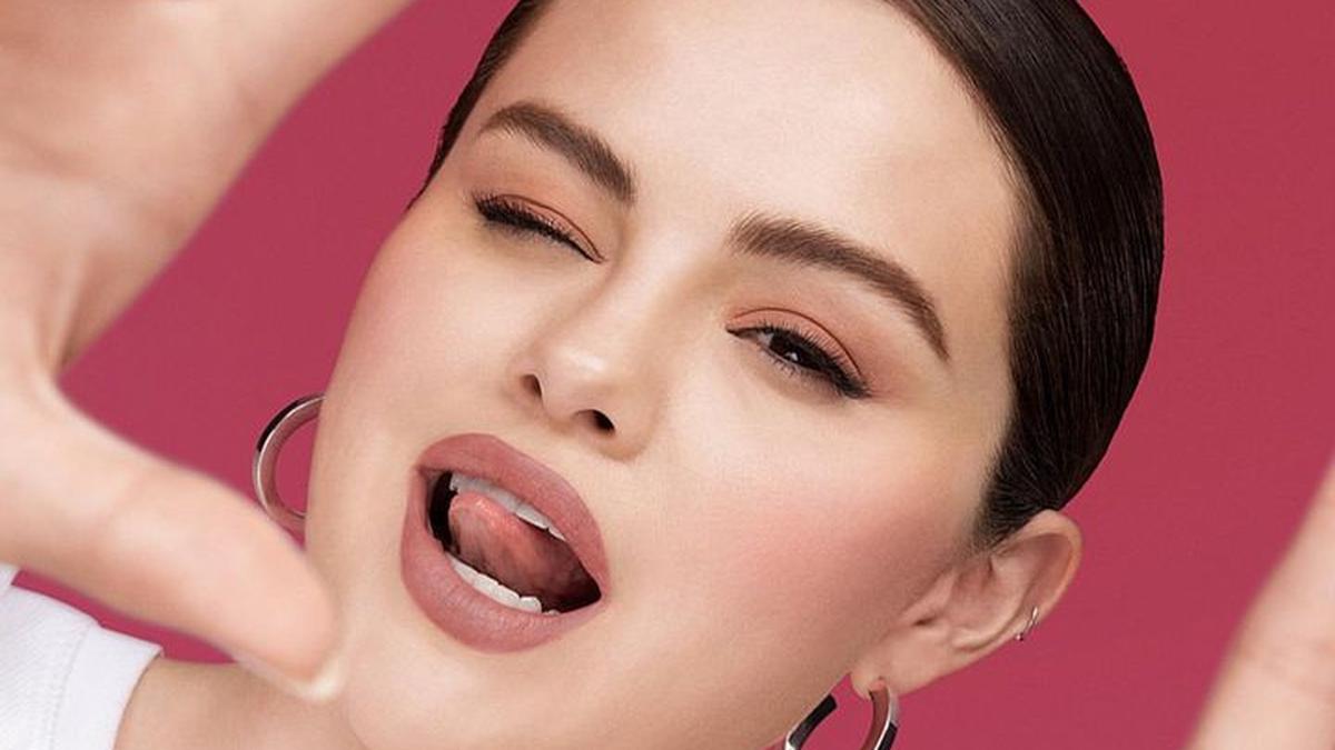 Apa Itu Laminating Alis yang Dilakukan Selena Gomez? Topik Panas yang