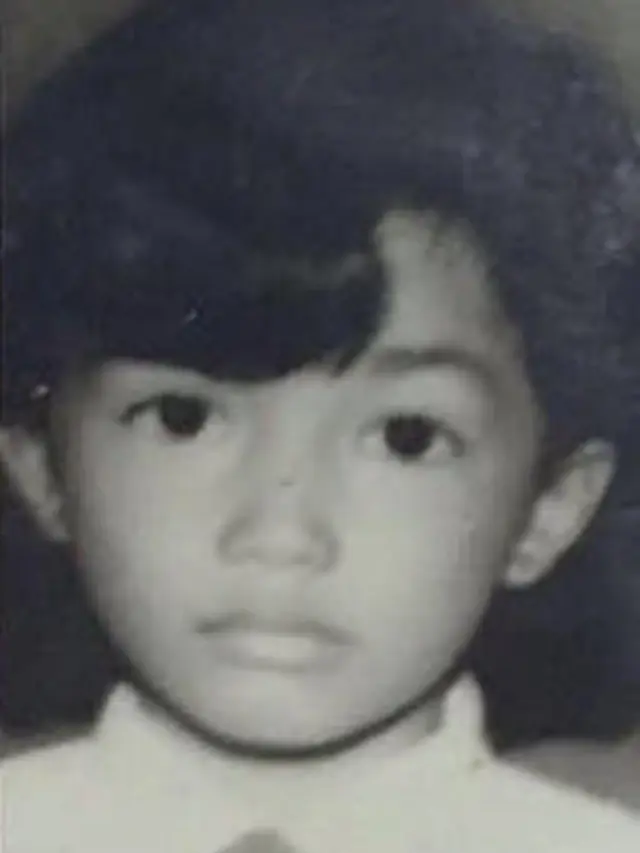 6 Potret Masa Kecil Ussy Sulistiawaty, Gayanya saat SD Curi Perhatian
