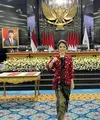 Penyanyi Tina Toon resmi dilantik menjadi anggota DPRD untuk kedua kalinya usai memperoleh suara tertinggi di Pileg DPRD Dapil DKI Jakarta II. [@tinatoon101].