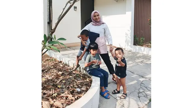 Sempat Tinggal di Kontrakan, Ini 7 Potret Rumah Enno Lerian