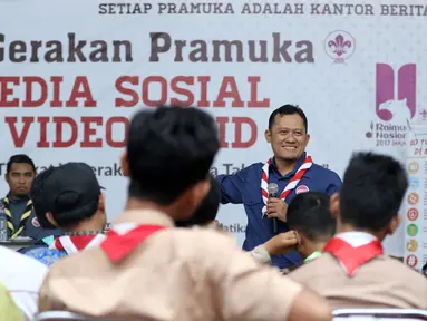 Lukman Hakim Arifin dari Andalan Nasional Bidang Kominfo Kwarnas Gerakan Pramuka memberi materi Pelatihan Media Sosial dan Membuat Video Jilid 2, Jakarta, Sabtu (5/8). Pelatihan dalam rangka Raimuna Nasional XI Pramuka. (Liputan6.com/Helmi Fithriansyah) 