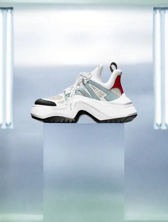 Merayakan lima tahun kesuksesan dan status ikonik. LV Archlight telah membentuk desain baru: LV Archlight 2.0.