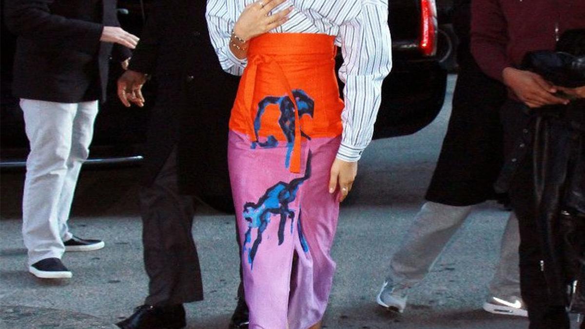Hari yang Sibuk, Zendaya Ganti Pakaian 5 Kali dalam Sehari - Fashion