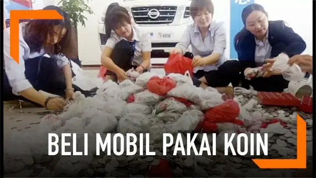 VIDEO: Pengusaha Beli Mobil Pakai 66 Kantong Uang Koin