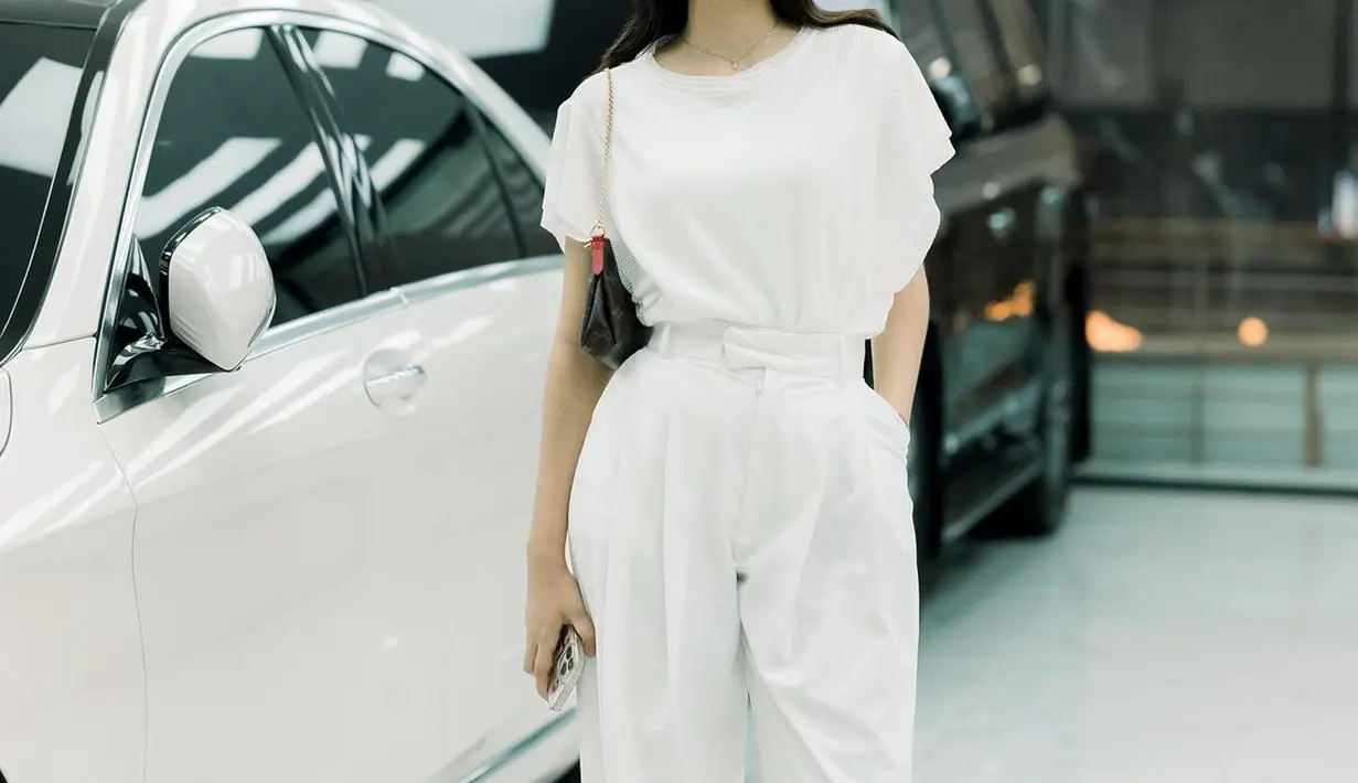 Ya, putri sulung Ramzi dan Avi itu kini terjun ke dunia tarik suara.  [Foto: IG/therealaisamaisa].