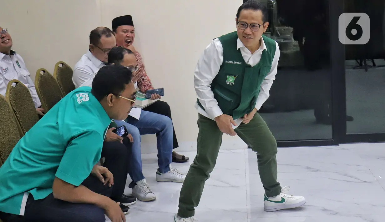 Ketua Umum Partai Kebangkitan Bangsa (PKB) Muhaimin Iskandar menghadiri acara pembukaan Uji Kelayakan dan Kepatutan (UKK) Bakal Calon Legislatif (Bacaleg) PKB di Kantor DPP PKB, Jakarta, Selasa (21/2/2023).  Sejak awal bulan Febuari 2023, PKB sudah menyiapkan dan melakukan penjaringan seluruh calon legislatif DPR RI. (Liputan6.com/Angga Yuniar)